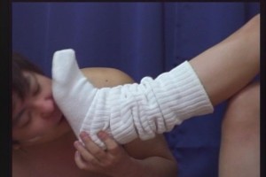 苦しみもがくM男を責めたてる女子校生～足舐め･踏みつけ～