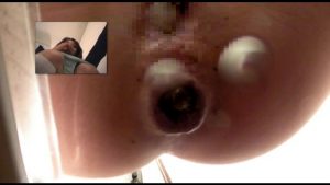 ご奉仕女子トイレの床下に住む完食執事 その1