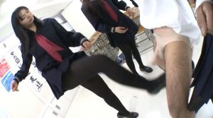 JK金蹴り金玉嬲り‼︎