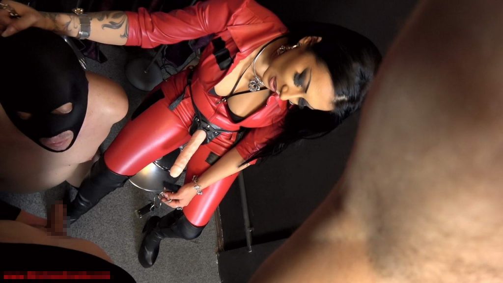 【海外･強制ホモ】M男にイマラチオフェラ・精液ごっくんをさせるミストレス二人組