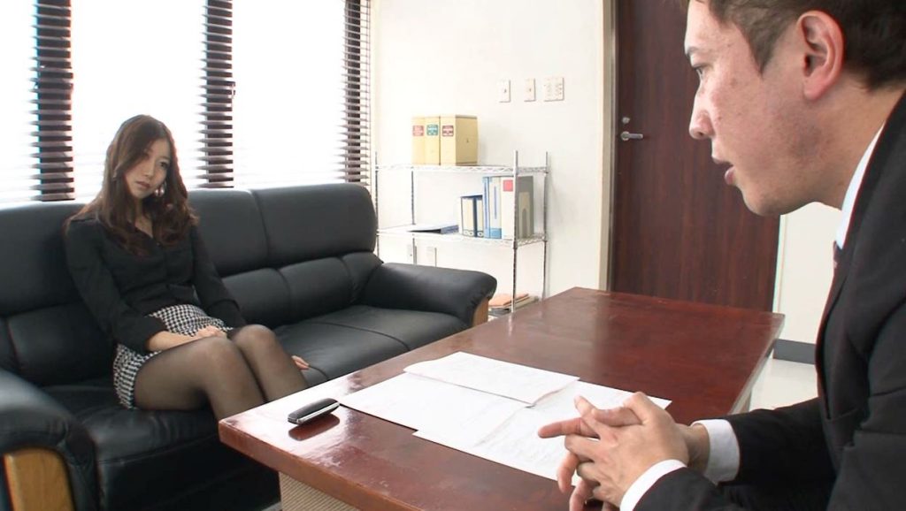 上から目線 稲川なつめ様 ノーパン・黒パンスト直ばき美女に罵倒されたい･･･