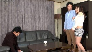 寝取られマゾ夫に浮気セックスを見せつける若妻 1