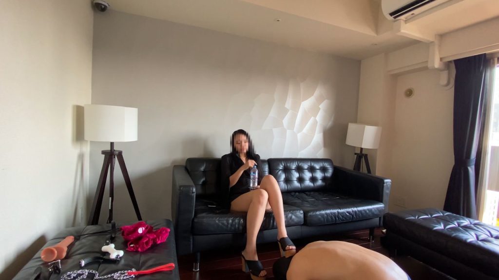 マゾいじめが趣味な高身長24歳ドS不動産営業マキ様の休日(マゾイヌとの戯れと躾しこみ)