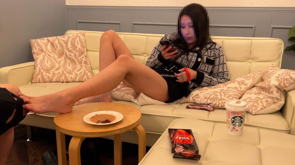 22歳元渋谷1○9店員様のM男調教遊び